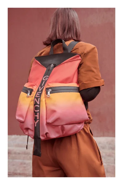 Look 18